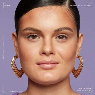NYX Professional Makeup Wonder Stick Contour & Highlighter Stick 03 Light Medium Konturovací tyčinka