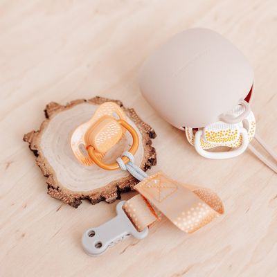 Canpol babies Set symetrických silikonových dudlíků Mountains 0-6m, žlutý 2 ks