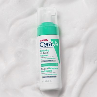 CeraVe čistící pěna pro optimální pH pro normální až smíšenou pleť 148 ml