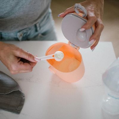 BabyOno Zásobník na sušené mléko 240 ml