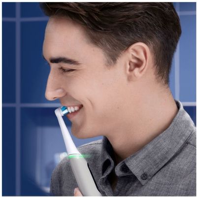 Oral-B iO 6 Elektrický zubní kartáček Grey Opal