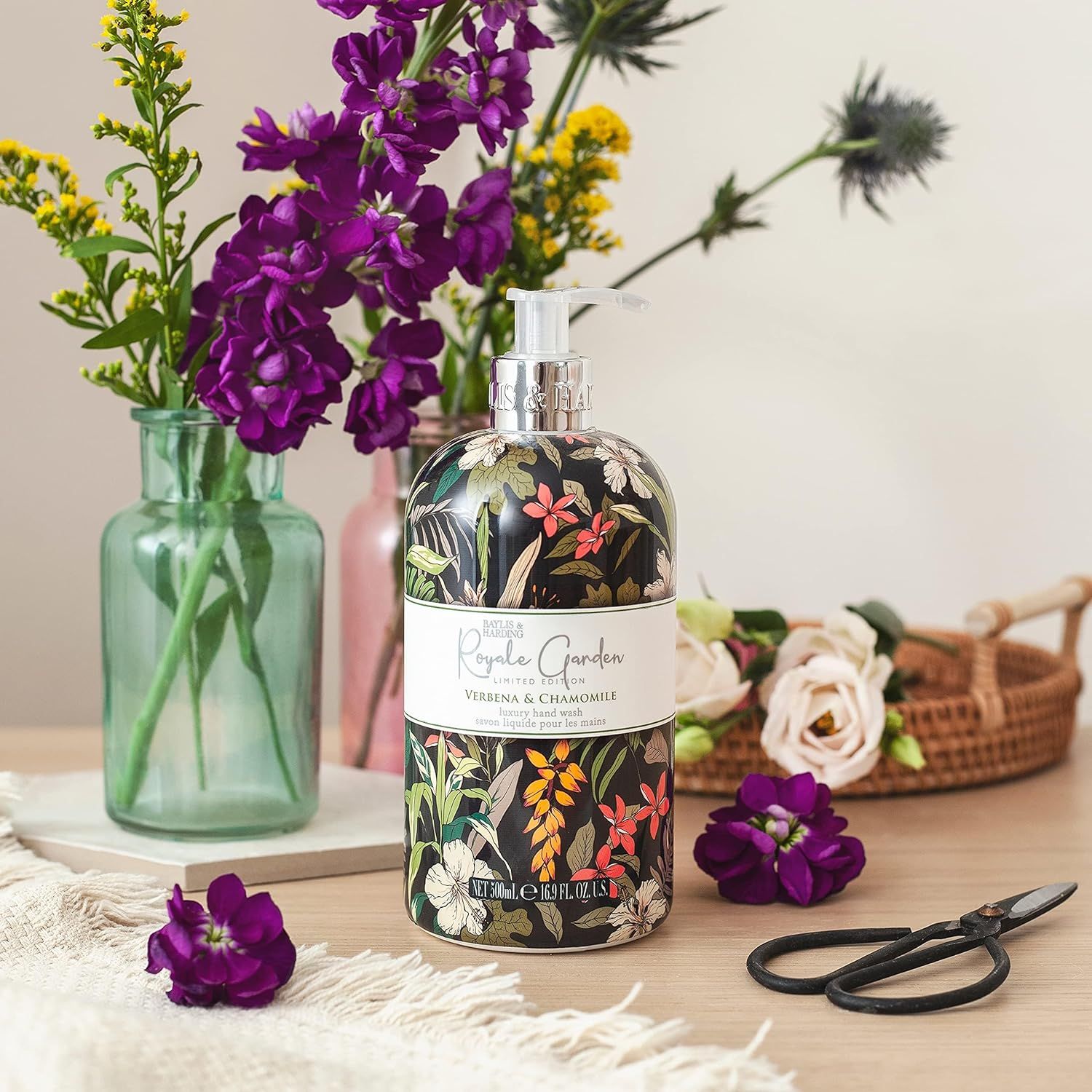 Baylis & Harding Royale Garden Tekuté mýdlo na ruce Verbena & Heřmánek 500 ml