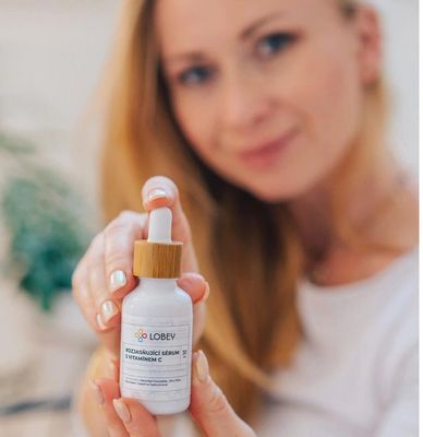 Lobey Rozjasňující sérum s vitamínem C 30 ml