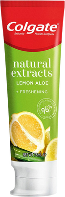Colgate Natural Lemon & Aloe zubní pasta 75 ml
