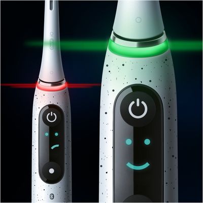 Oral-B iO 10 Elektrický zubní kartáček bílý