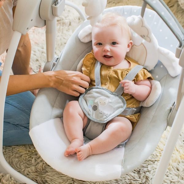 Ingenuity Houpačka s melodií Cuddle Lamb do 9 kg