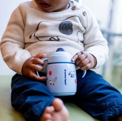 Tommee Tippee Superstar Sippee netekoucí hrnek, 6m+, modrý 300 ml