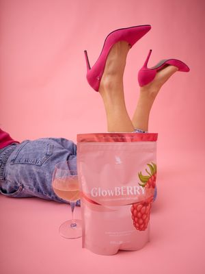 Carnium Botanicals Glow Berry, kolagenový nápoj s příchutí malin 450 g