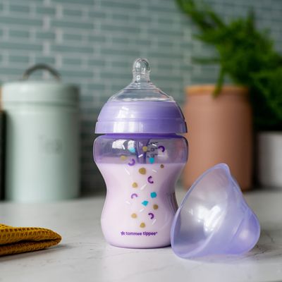 Tommee Tippee CTN Kojenecká Lahev ADVANCED ANTI-COLIC Pomalý Průtok 260 ml 0m+, Fialová