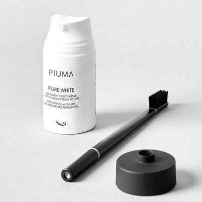 Piuma SMILE BOX zubní kartáček se zubní pastou, soft šedý 75 ml