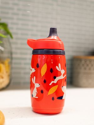 Tommee Tippee Superstar Sportee netekoucí sportovní hrnek, 12m+, červený 266 ml