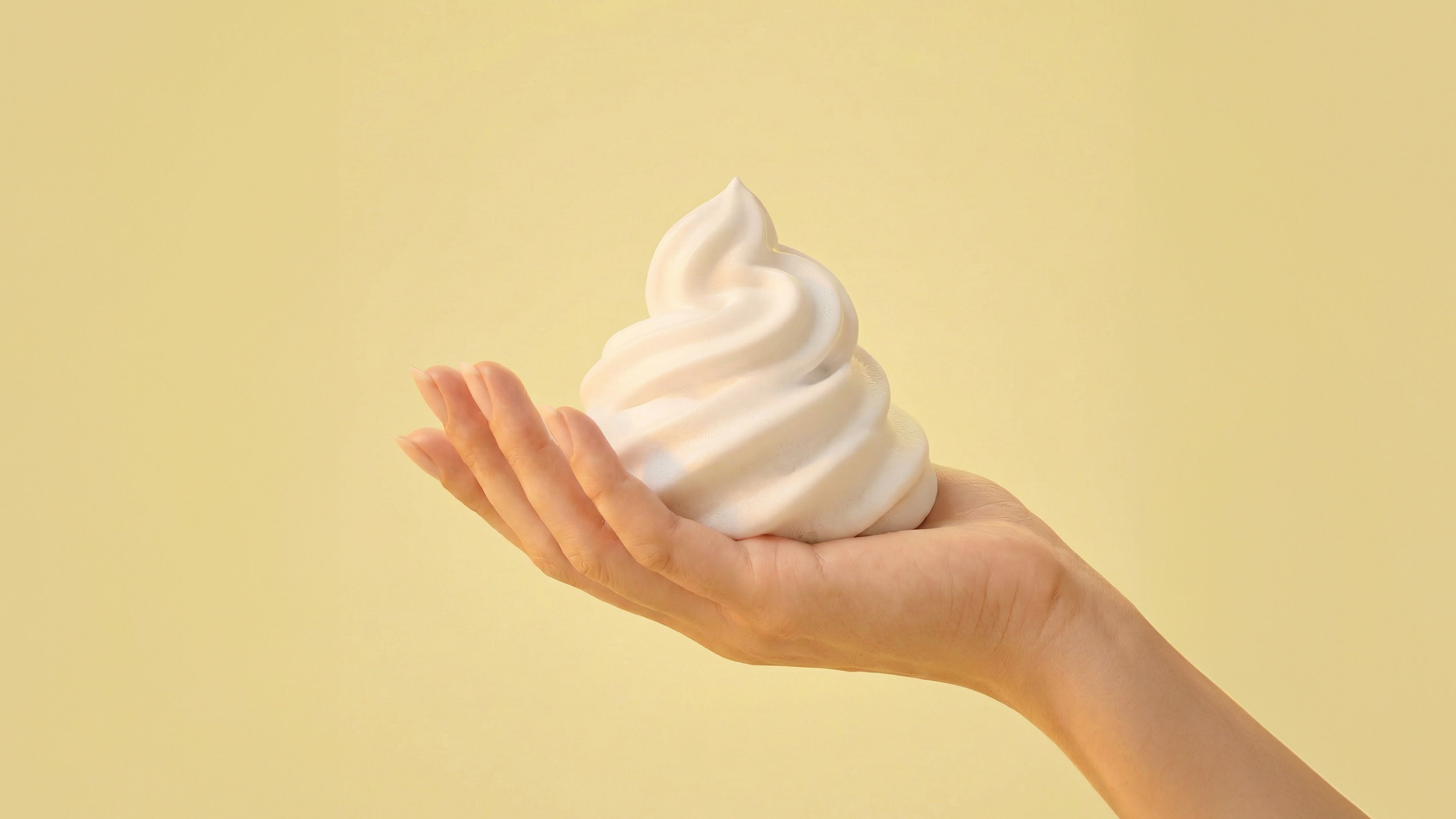 Deserved Whipped Shower Foam Honey Greek Yogurt 100 ml