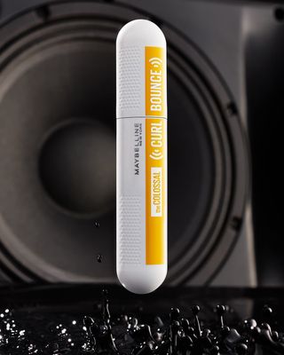 Maybelline New York Colossal Curl Bounce řasenka pro objem a natočení řas 10 ml