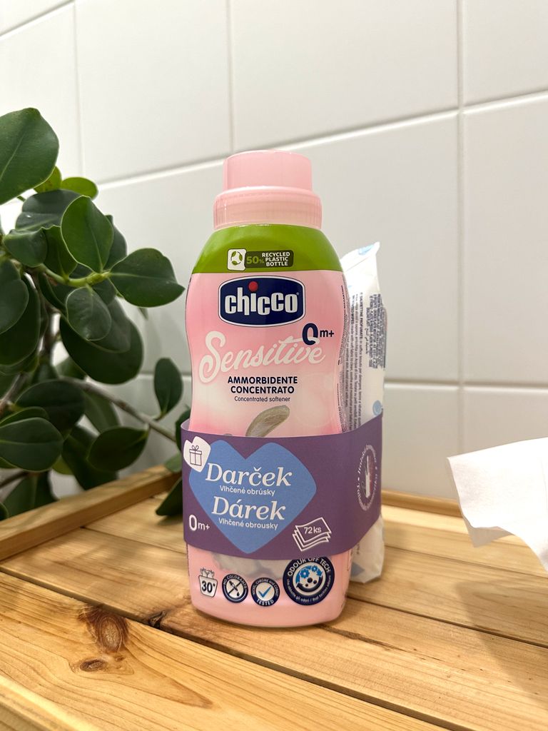 Chicco Aviváž koncentrovaná Baby Sensitive Květinové objetí + vlhčené ubrousky zdarma 750 ml