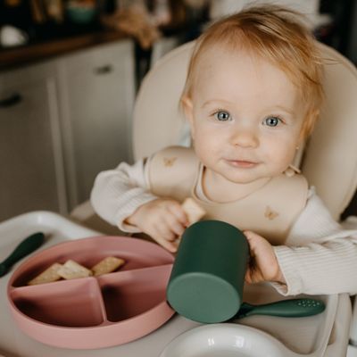 Petite&Mars PETITE&MARS Talířek silikonový dělící kulatý Take&Match Intense Ochre 6m+