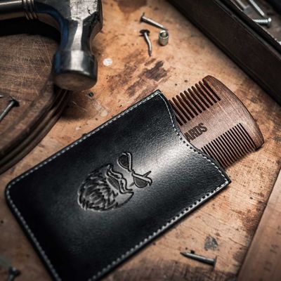 Angry Beards Beard Comb Dřevěný hřeben na vousy Woody