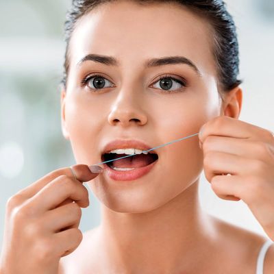 Lyss dentální nit s kokosovým olejem - lahodná máta 30 m