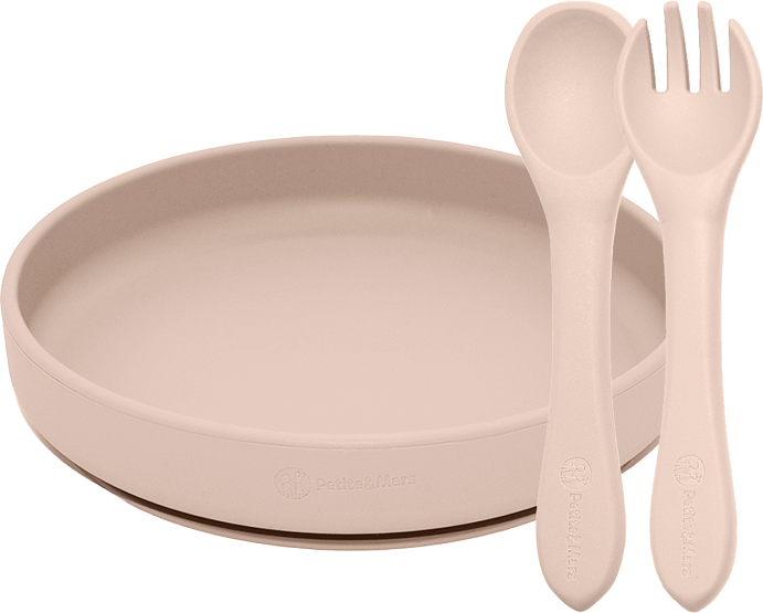Petite&Mars Set jídelní silikonový TAKE&MATCH talíř + příbor Deset Sand 6m+ 2 ks