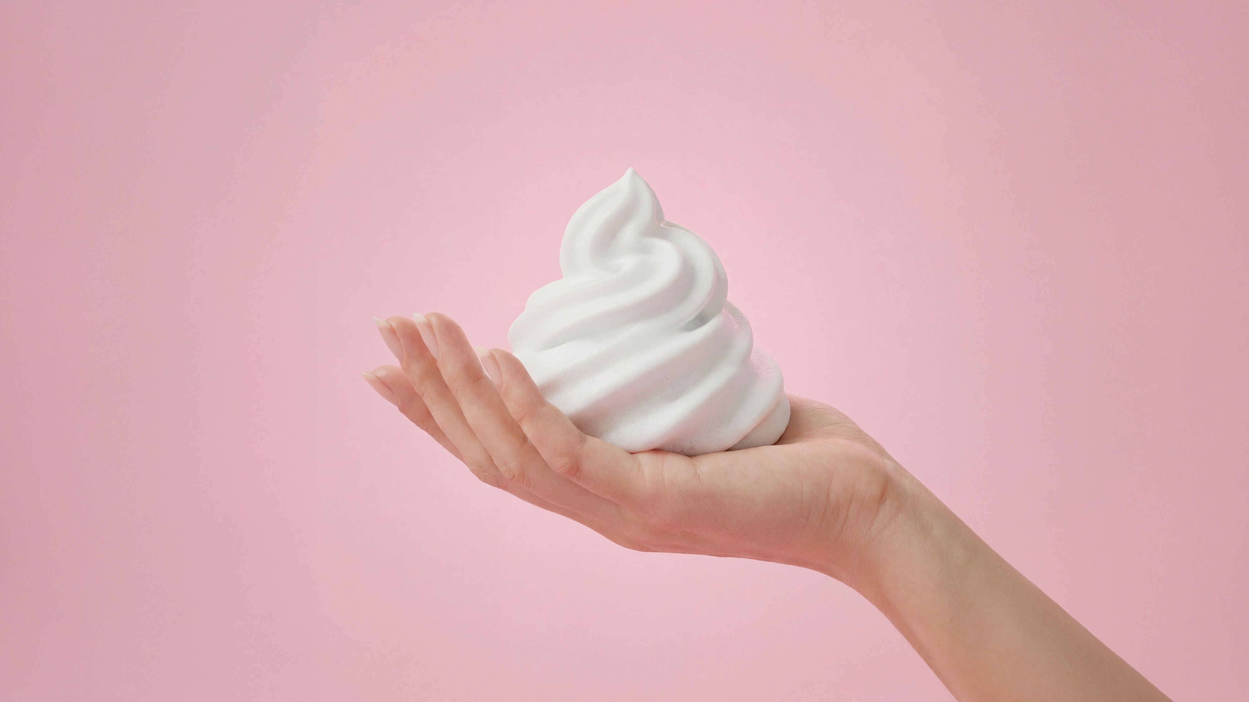 Deserved Whipped Shower Foam Strawberry Milkshake 100 ml