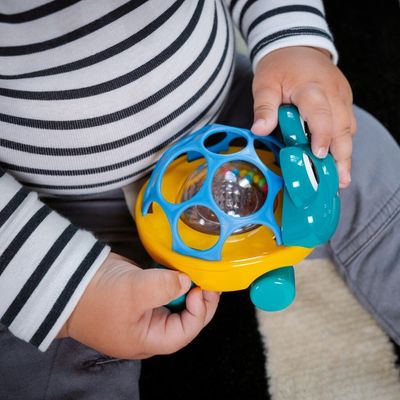 Oball Autíčko a chrastítko 2v1 Curious Car želva Neptune™ 3m+